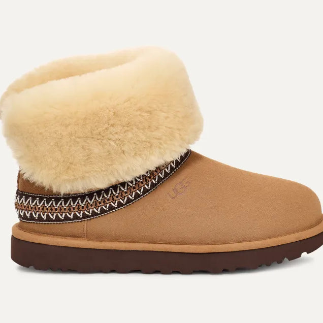 UGG® Womens Boot Classic Short Crescent