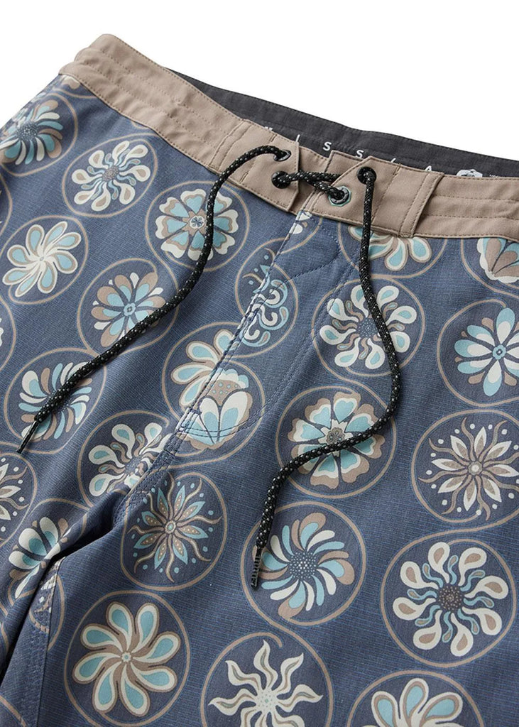 Vissla Mens Boardshorts Sun Medallions 18.5