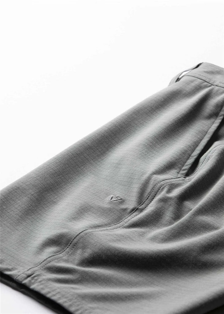 Vissla Mens Shorts Canyons 25 Hybrid 18.5