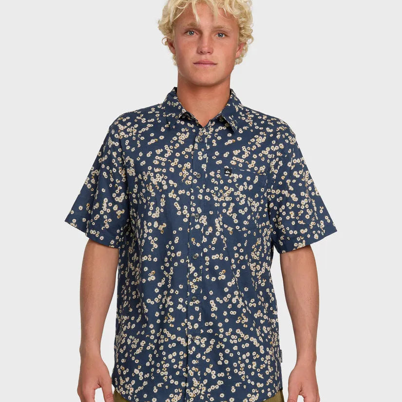 Quiksilver Mens Woven Cosmic Fields Classic