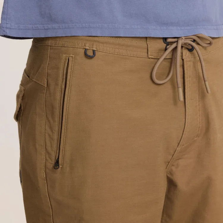 Roark Revival Mens Shorts Layover Traveler 18