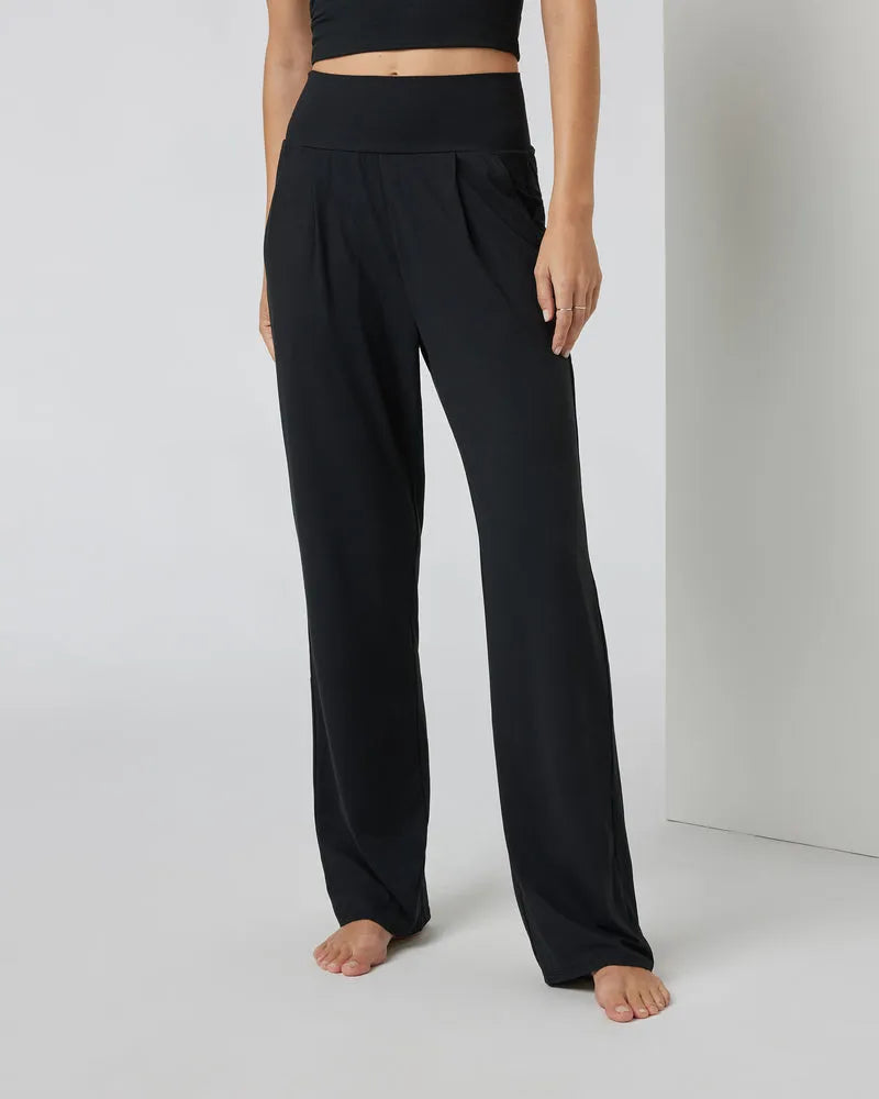 Vuori Womens Pants Lux At Ease Straight