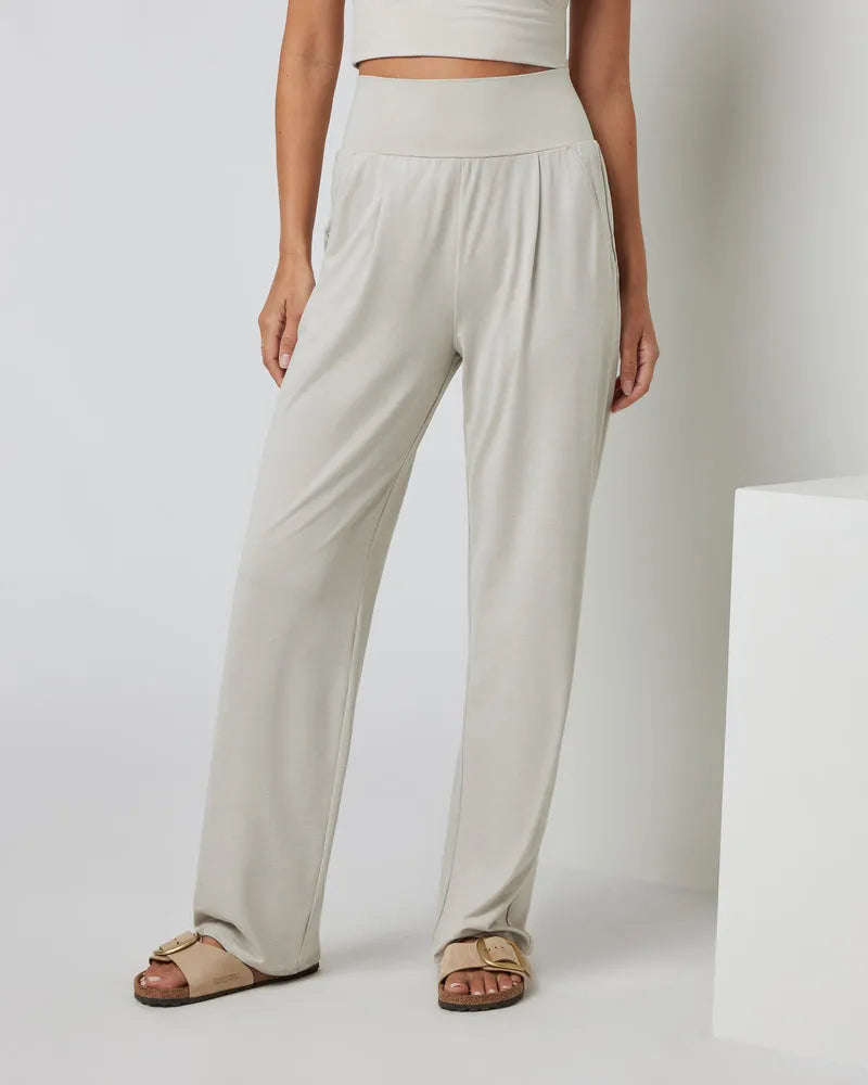 Vuori Womens Pants Lux At Ease Straight