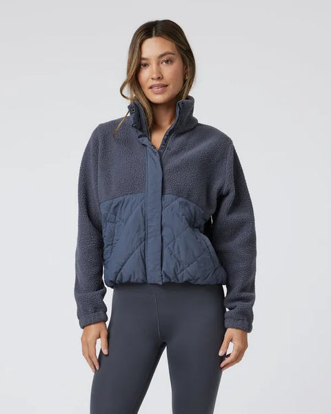 VW538AZR_FA23_W_ECOMM_jackets_