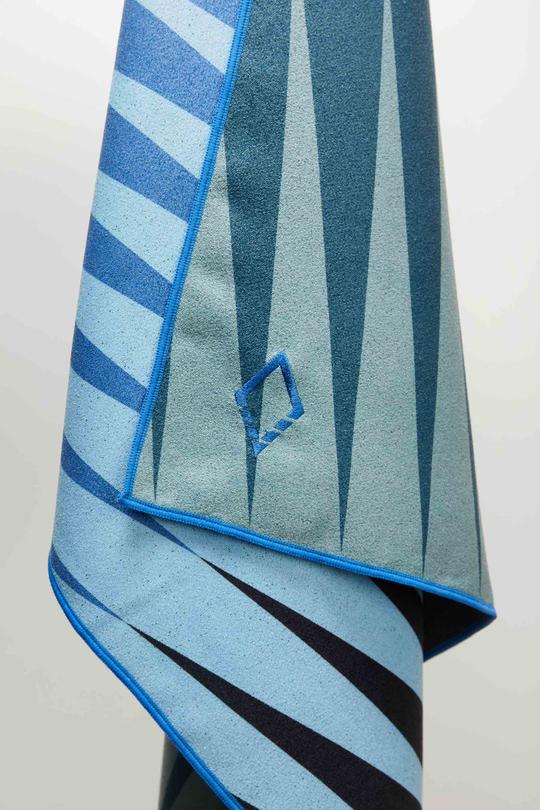 Nomadix Towel Heat Wave Blue Green