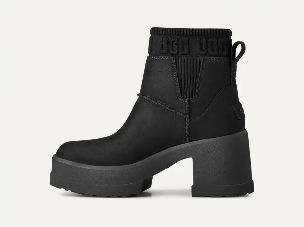 UGG™ Womens Boots Moxy Chelsea