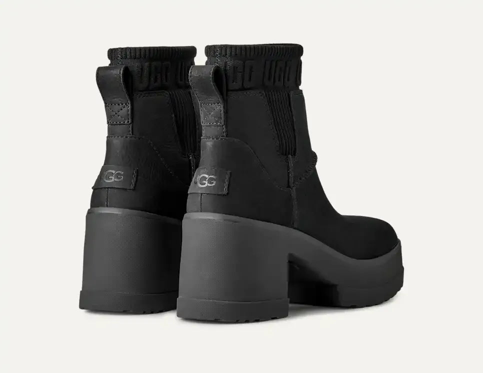 UGG™ Womens Boots Moxy Chelsea