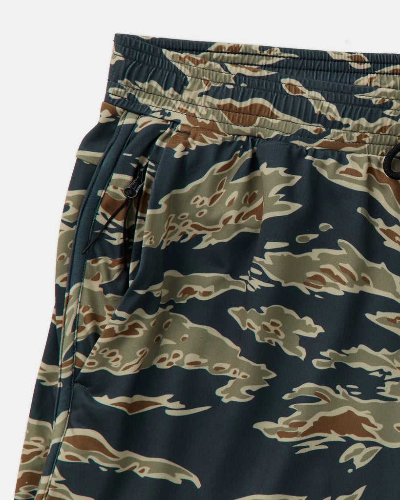 RVCA Mens Shorts Yogger Recover 17