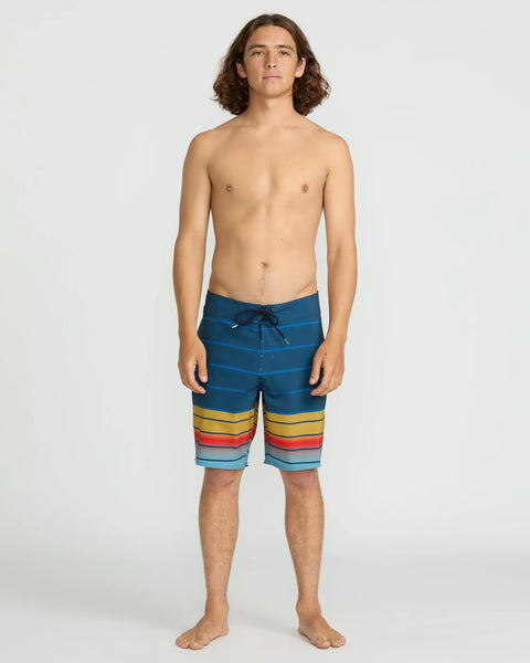 Volcom Mens Boardshorts Quarta Fade Mod