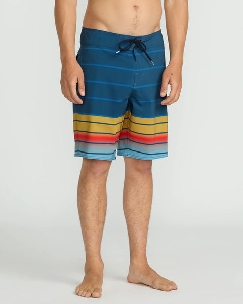 Volcom Mens Boardshorts Quarta Fade Mod