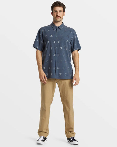 Billabong Mens Woven A/Div Surftrek Trail Short Sleeve