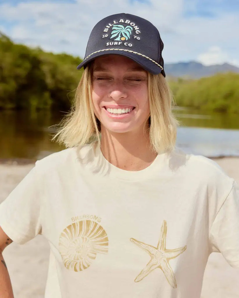 Billabong Womens Shirt In Front Of Me