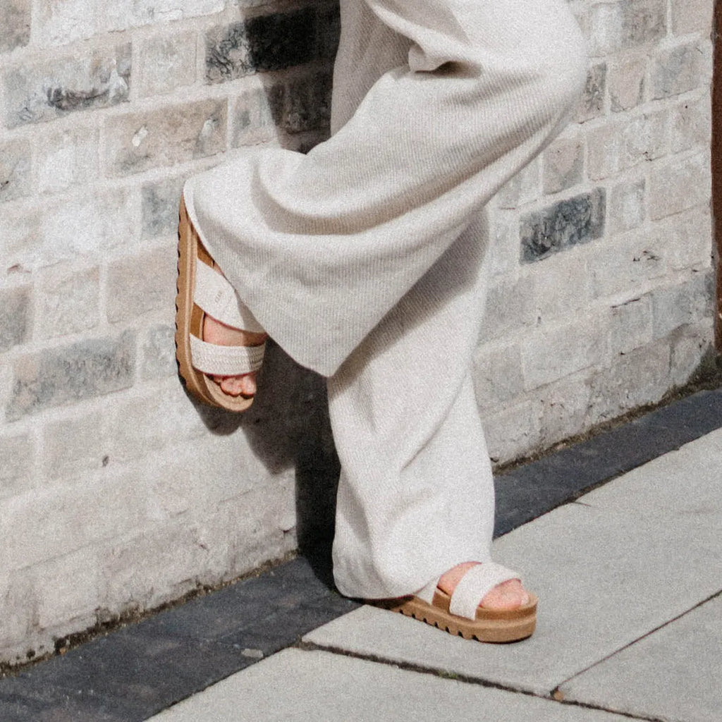 Soft cushioned best sale women's sandals