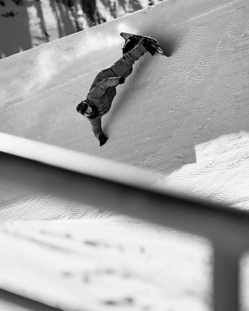 Jones Snowboards Mens Snowboard Stratos