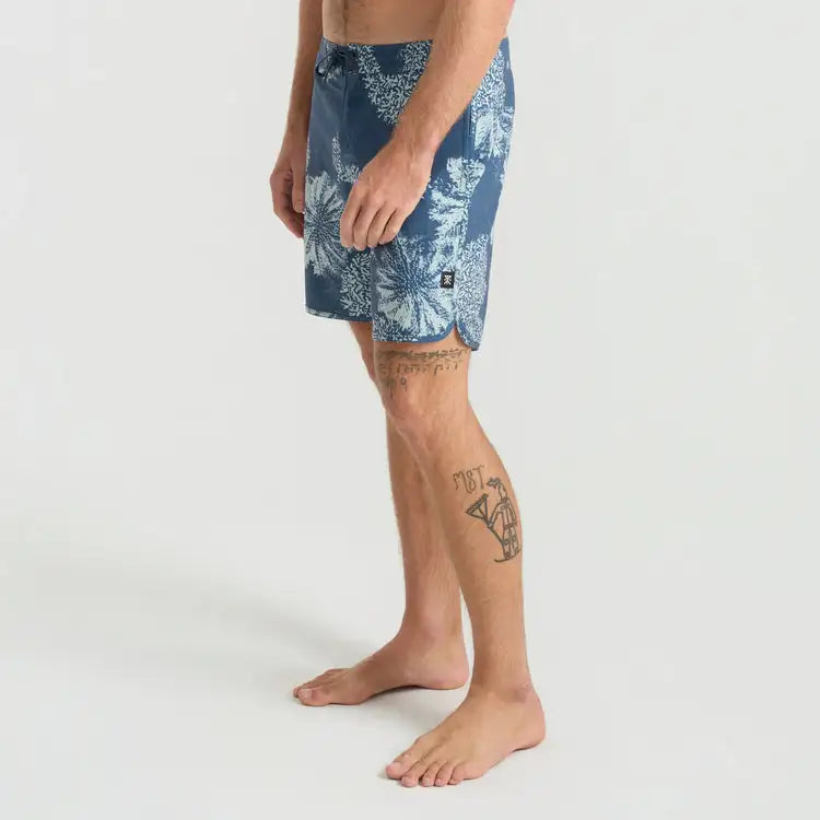 Roark Revival Mens Boardshorts Chiller Scallop