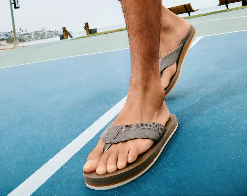 Sanuk Mens Sandals Beer Cozy IV