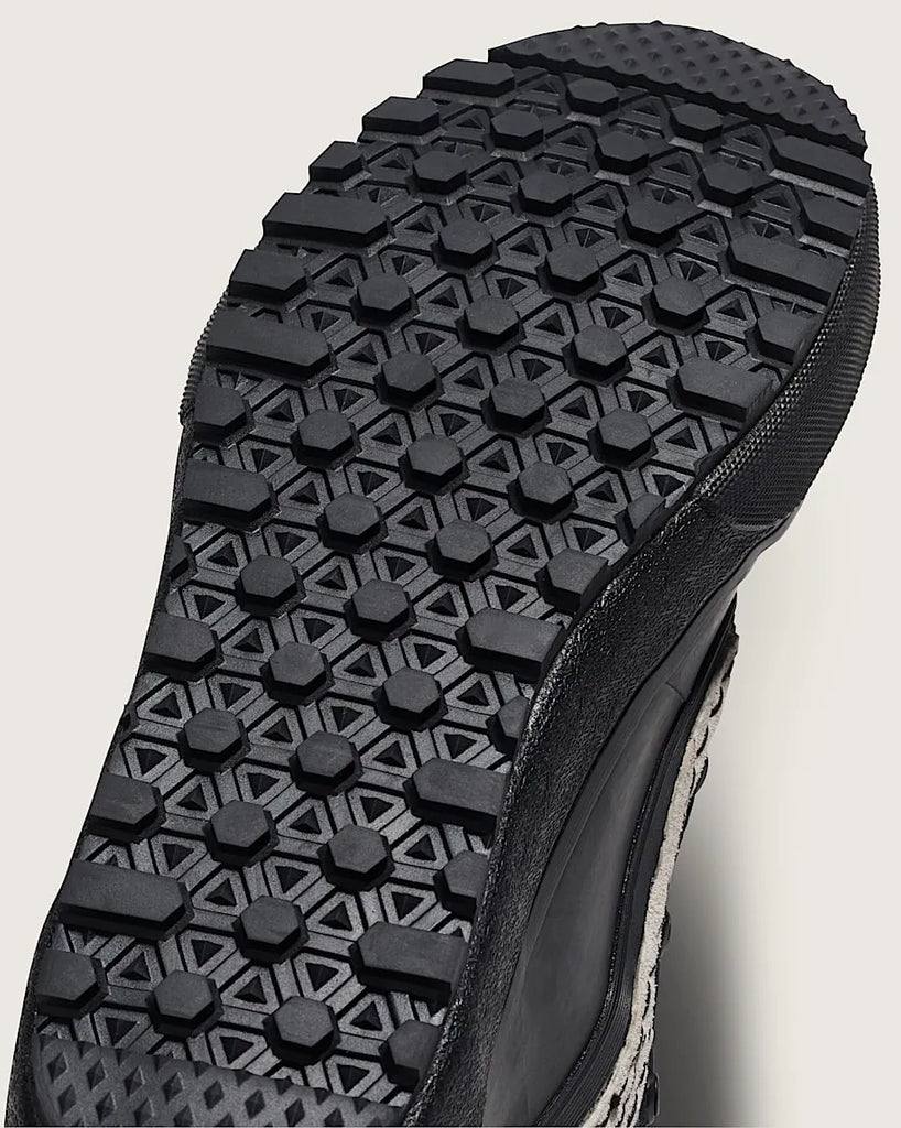 Vans Mens Boots Standard Mid Boa Waterproof Boot