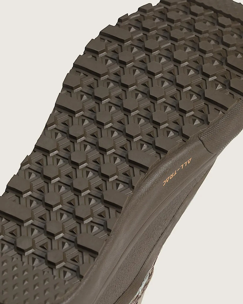 Vans Mens Snow Boots MTE Standard Mid Chelsea Waterproof