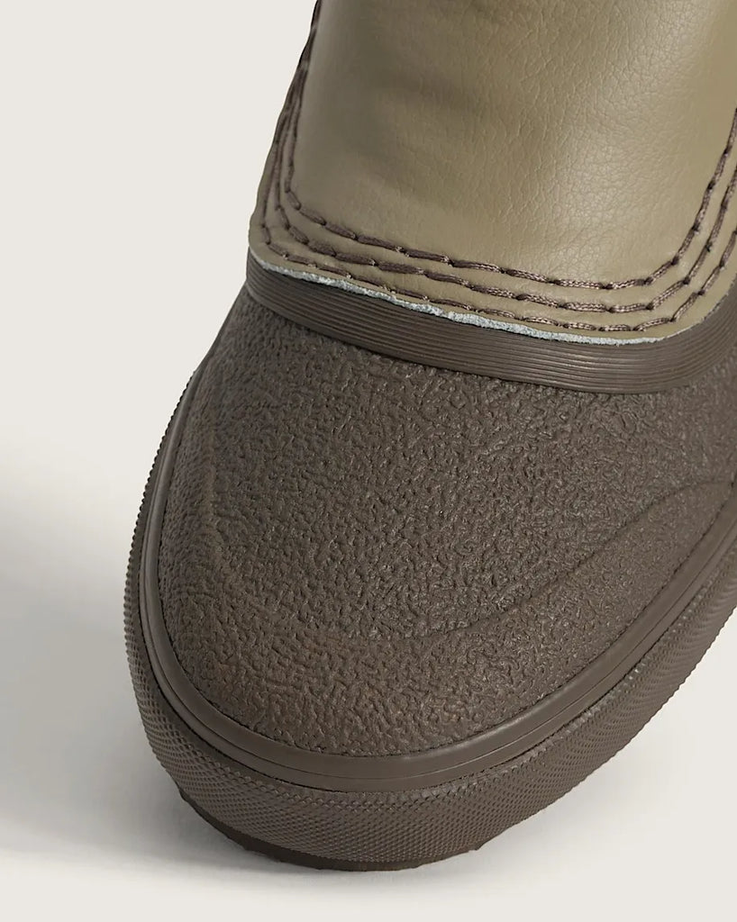 Vans Mens Snow Boots MTE Standard Mid Chelsea Waterproof