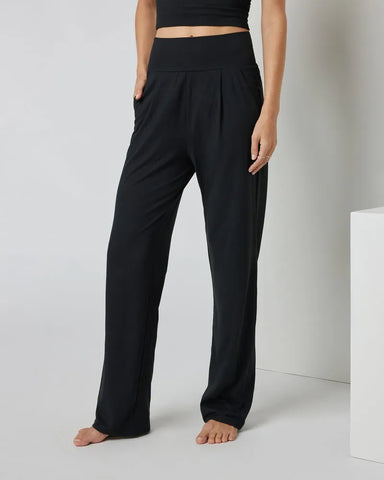 Vuori Womens Pants Lux At Ease Straight