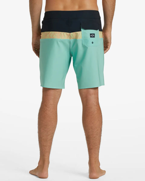Billabong Mens Boardshorts Momentum Pro Performance 19