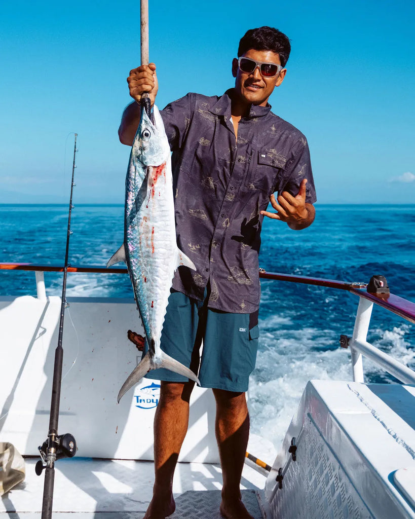 Salty Crew Mens Woven Helmsman UV Button Up