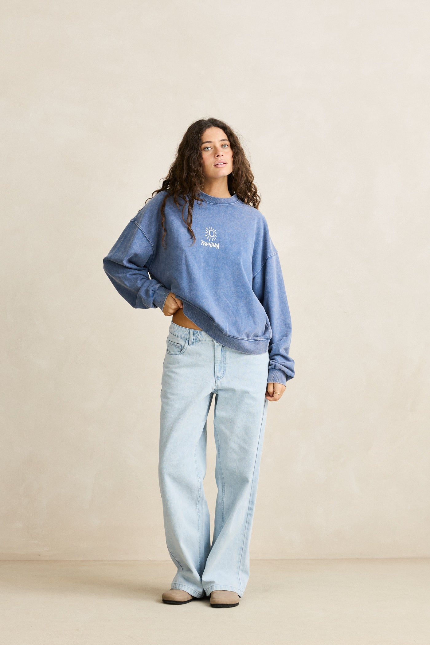 Rhythm Womens Sweatshirt Rhythm Salt Wash Crew Fleece – Hansen